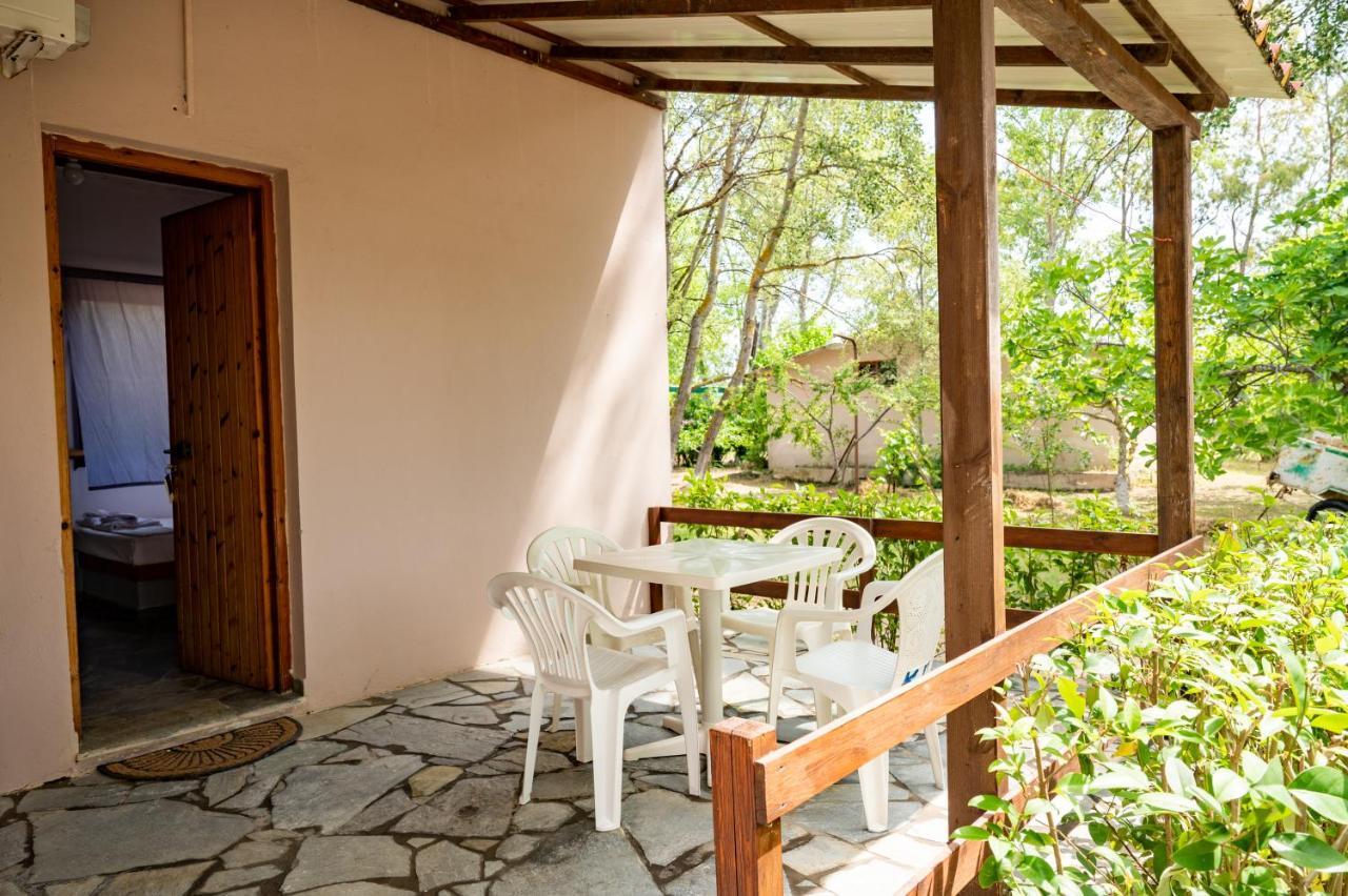 Camping Pefki Hotel Esterno foto